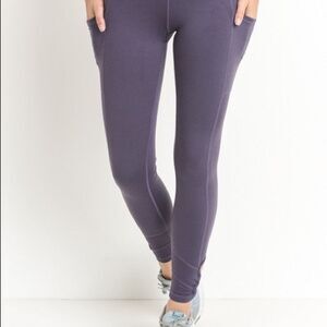 Classic Leggings With A Twist - Violet